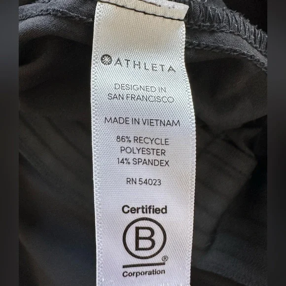 Athleta Black Ankle Cropped Pants - Fits up to size 4 - Picture 2 of 5